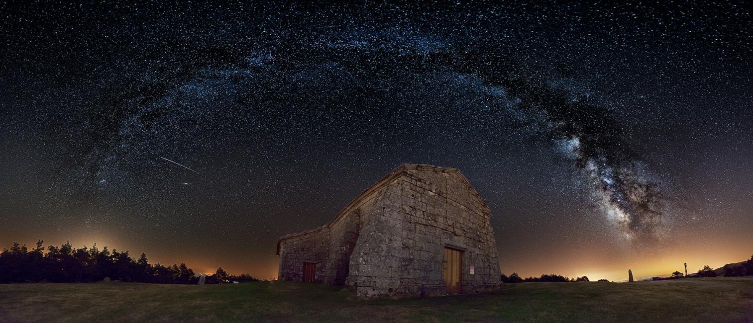 Fotografía de Daniel Llamas para Nthephoto. Hermitage at the Way - Ganadora categoría Naturaleza Foto Nikon 2016